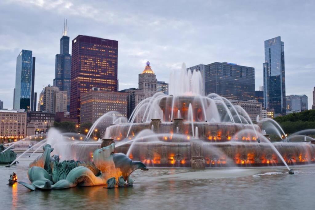 Spacious 2Br Vacation Rental With City View, Optional Parking And Gym Near Mccormick Place & Downtown Chicago Attractions Exteriör bild