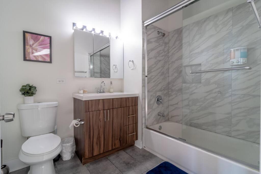 Spacious 2Br Vacation Rental With City View, Optional Parking And Gym Near Mccormick Place & Downtown Chicago Attractions Exteriör bild